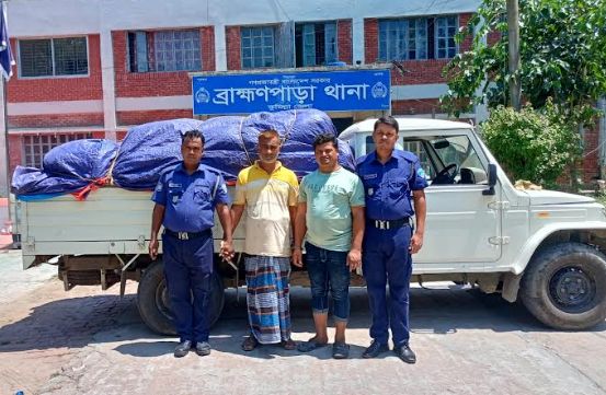 ভারত থেকে শুল্ক ফাঁকি দিয়ে চিনি পাচারকালে ব্রাহ্মণপাড়ায় বিপুল পরিমাণ চিনিসহ গ্রেপ্তার-২