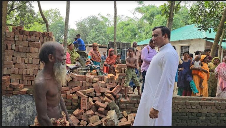 ঠাকুরগাঁও বালিয়াডাঙ্গীতে ঝড়ে ২৫ গ্রাম ক্ষতিগ্রস্থ্য, ১ শিশুসহ ৩ জনের মৃত্যু