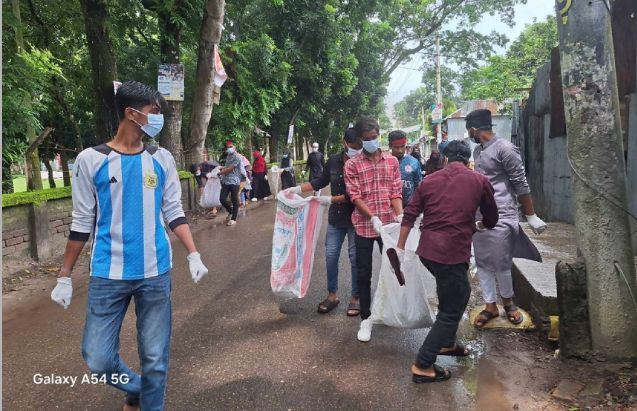 বরুড়ায় ছাত্র সমাজ কর্তৃক জনসচেতনতা ও ক্লিন আপ কর্মসূচির উদ্যোগ 