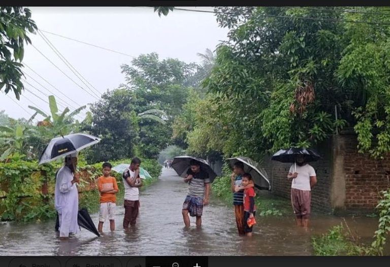 নোয়াখালীতে ঢুকছে ফেনীর মহুরী নদীর পানি, বন্যা পরিস্থিতির অবনতি