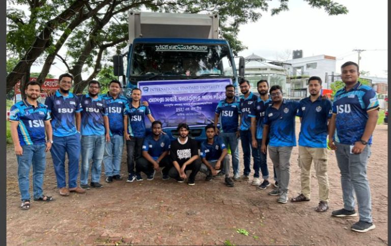 বানভাসিদের পাশে ইন্টারন্যাশনাল স্ট্যান্ডার্ড ইউনিভার্সিটি