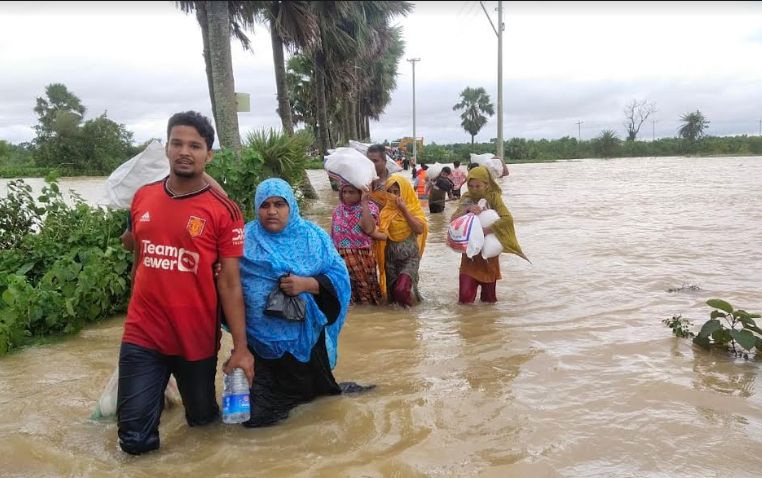 গোমতীর ভাঙ্গন- নদীতে কমছে পানি,প্লাবিত হচ্ছে নতুন এলাকা