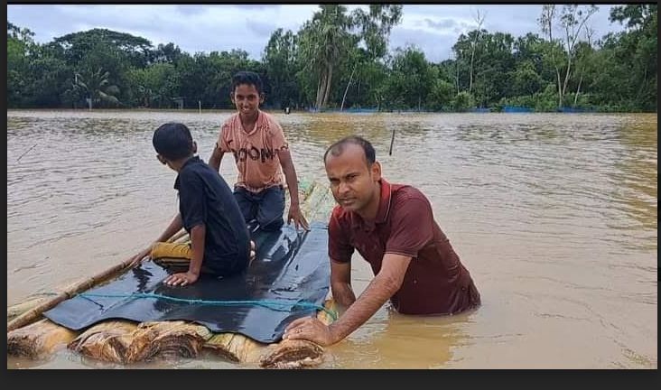 ব্রাহ্মণপাড়ার গোমতী নদী ও সালদানদী বাঁধ ভাঙ্গায় ৪০ হাজার লোকজন এখন আশ্রয় কেন্দ্রে পানি বন্ধী হাজার হাজার লোকজন