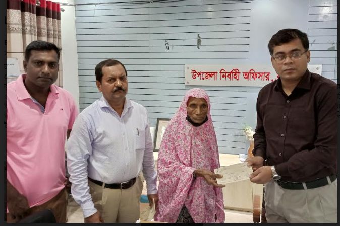 ব্রাহ্মণপাড়ায় জটিল ও কঠিন রোগে আক্রান্তদের মাঝে অনুদানের চেক বিতরন