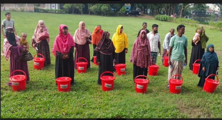 বন্যায় ক্ষতিগ্রস্থ মানুষের সহায়তায় নগদ অর্থ  ও  হাউজিন কিট বিতরণ