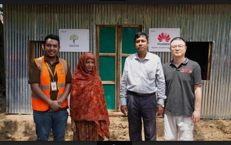 বন্যায় ঘরহারাদের ঘর তৈরি করে দিচ্ছে হুয়াওয়ে