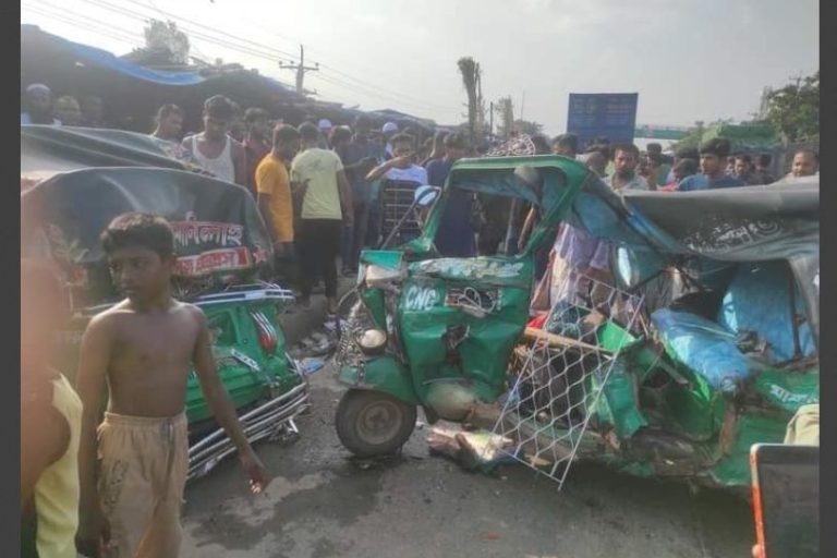 চৌদ্দগ্রামের মিয়াবাজারে লরি চাপায় নারী-পুরুষ নিহত