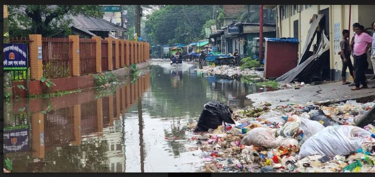 নোয়াখালীতে ১২৪ মিলিমিটার বৃষ্টিপাত রেকর্ড, পানিবন্দি ২ লাখ ৬ হাজার পরিবার