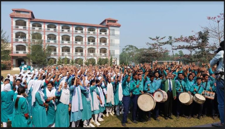 টানা ১৩ বার কুমিল্লা বোর্ডসেরা ফলাফল অর্জন করলো সোনার বাংলা কলেজ