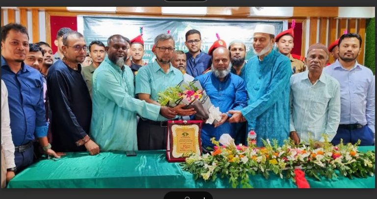 কুমিল্লা ভিক্টোরিয়ান এক্স-ক্যাডেটস এৱ আয়োজনে  শোক সভা ও সম্মাননা অনুষ্ঠান