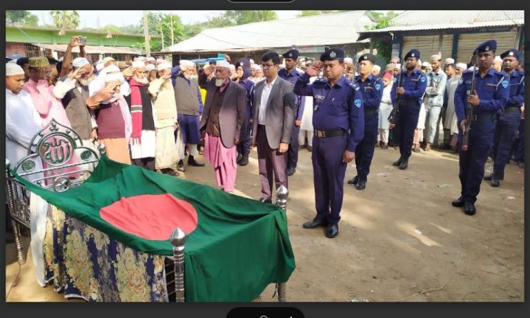 ব্রাহ্মণপাড়ায় রাষ্ট্রীয় মর্যাদায় বীর মুক্তিযোদ্ধা আব্দুল আলীমের দাফন সম্পন্ন