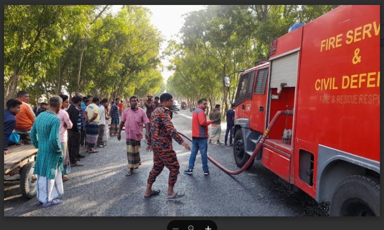 ট্রাক্টরের চাকায় পিষ্ট হয়ে মা নিহত, ছেলে আহত