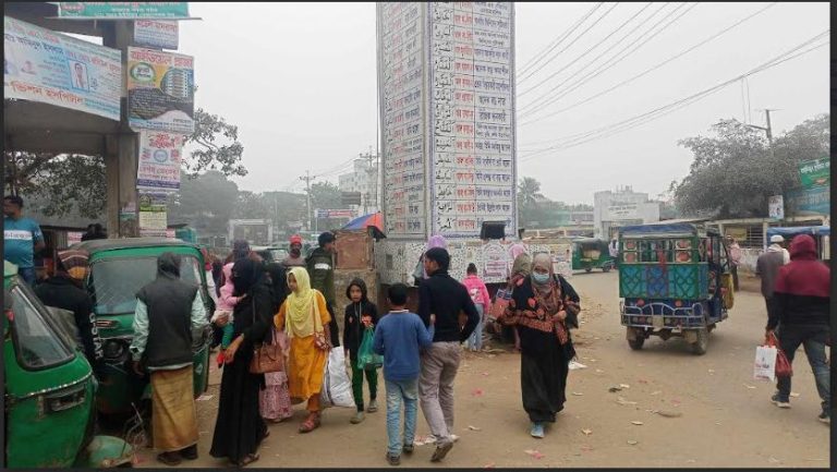 ব্রাহ্মণপাড়ায় যাত্রী ছাউনির অভাবে দুর্ভোগে যাত্রীরা