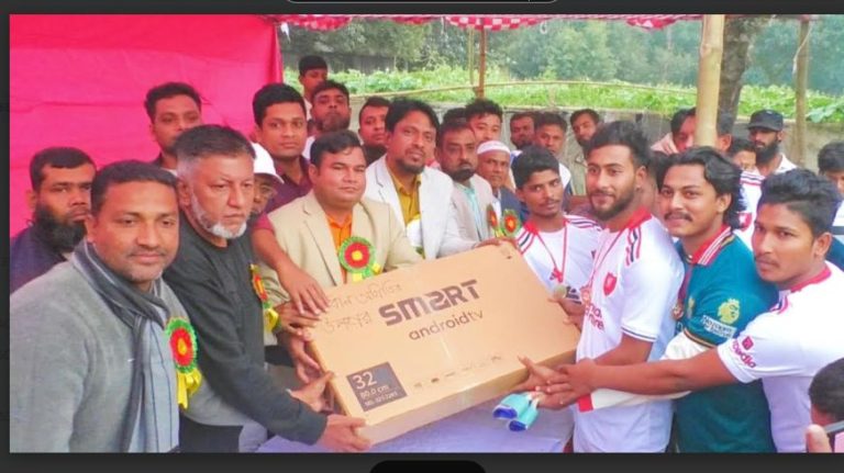 রূপগঞ্জে বীর হাটাবো চাইনীজ ভার ফুটবল টুর্নামেন্টের ফাইনাল খেলা ও পুরস্কার বিতরণ