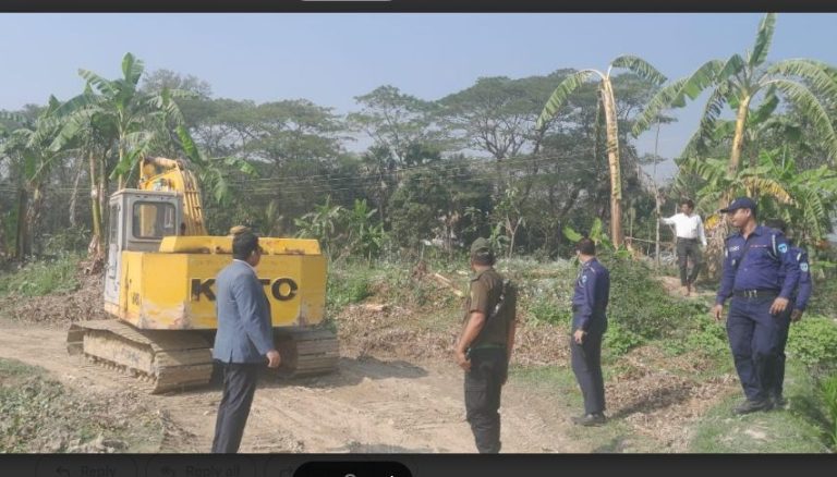 নোয়াখালীতে কৃষি জমির মাঠি কাটায় ৫০ হাজার টাকা জরিমানা