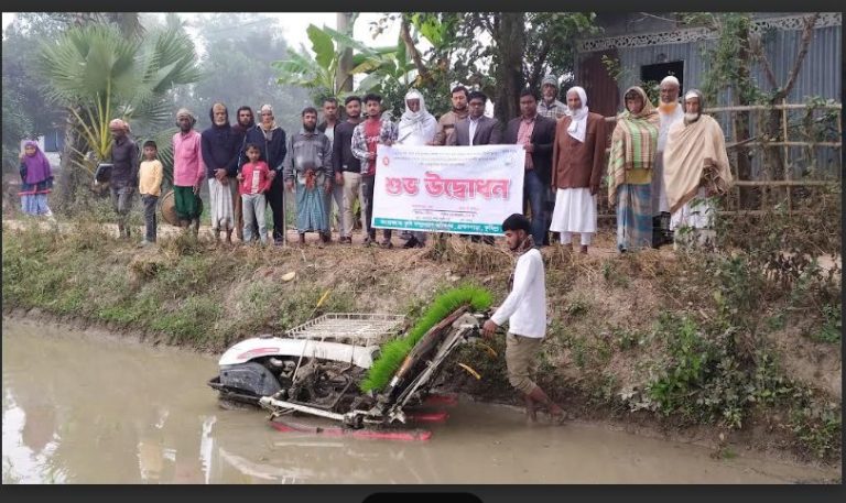 ব্রাহ্মণপাড়ায় রাইস ট্রান্সপ্লান্টারের মাধ্যমে ধানের চারা রোপনের শুভ উদ্বোধন