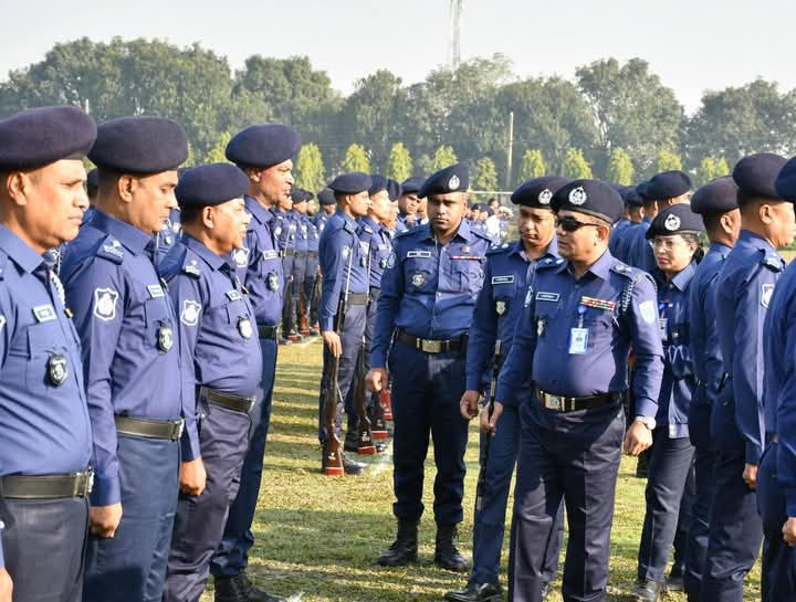 নওগাঁ জেলা পুলিশের মাসিক মাস্টার প্যারেড অনুষ্ঠিত