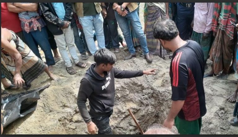 ঝিনাইদহ কালীগঞ্জে দাফনের ৮ বছর পর কবর থেকে হোমিও ডাক্তারের মরদেহ উত্তোলন