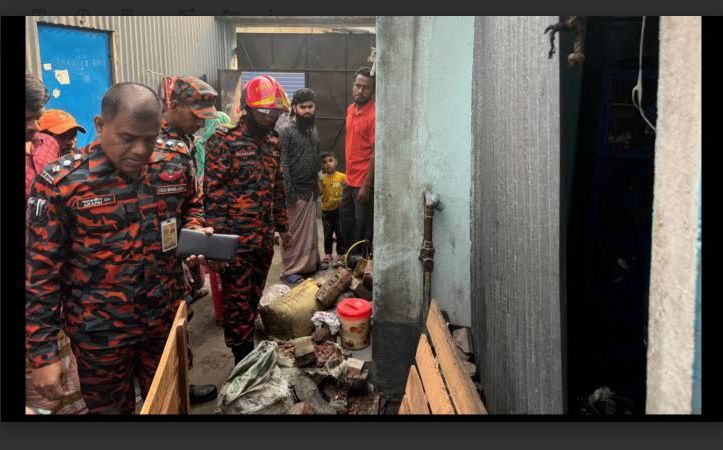 নারায়ণগঞ্জে গ্যাস লাইনে বিস্ফোরণ শিশু-নারীসহ দগ্ধ ৮