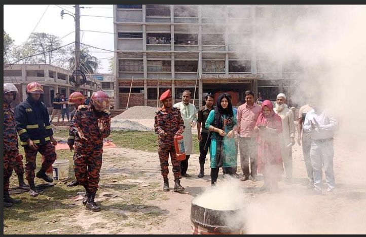 ব্রাহ্মণপাড়া দুর্যোগ প্রস্তুতি দিবস উপলক্ষে মহড়া ও আলোচনা সভা