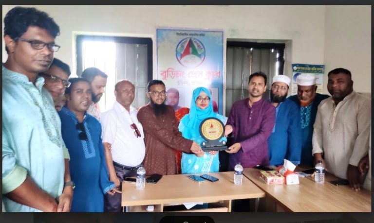 বুড়িচং প্রেসক্লাবের আয়োজনে ইউএনও’কে বিদায়ী সংবর্ধনা
