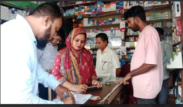 ব্রাহ্মণপাড়ায় নানা অনিয়মের অভিযোগে ৫ ফার্মেসিকে ২৮ হাজার টাকা জরিমানা