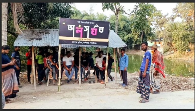 ঝিনাইদহ কালীগঞ্জে অলস ঘরে ওসির অভিযান