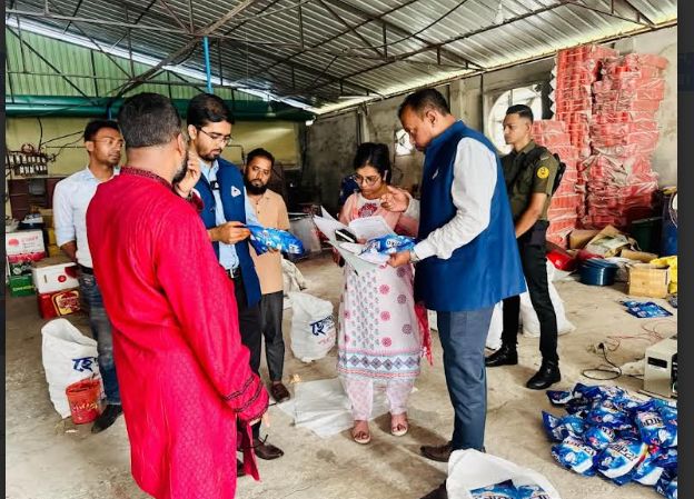 চৌদ্দগ্রাম ভ্রাম্যমান আদালতের অভিযানে ২ প্রতিষ্ঠানকে জরিমানা