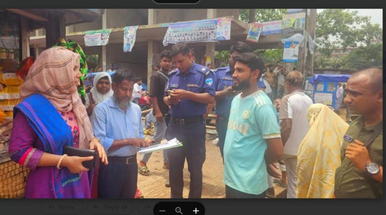 ব্রাহ্মণপাড়ায় ঈদকে ঘিরে সড়কে যানজট ও ভাড়া নৈরাজ্যের বিরুদ্ধে অভিযান, জরিমানা