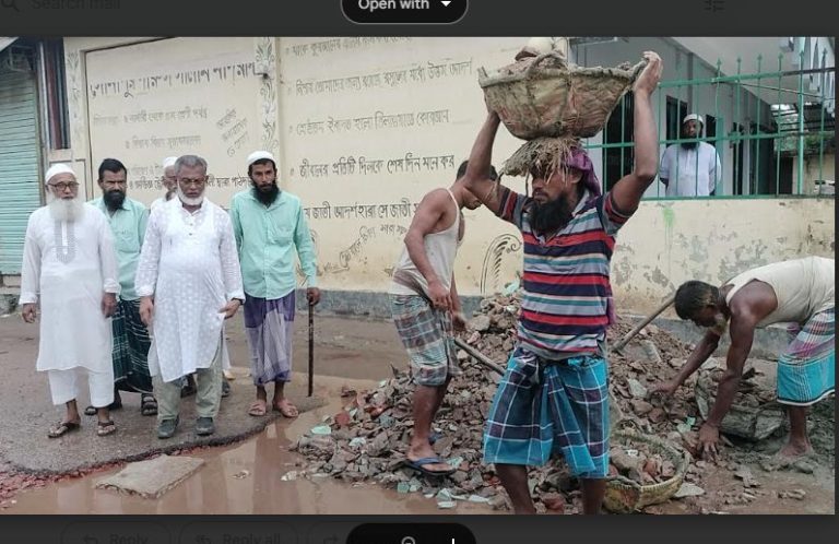 নোয়াখালীতে বিএনপি নেতার অর্থায়নে ২ কিলোমিটার সড়ক সংস্কার