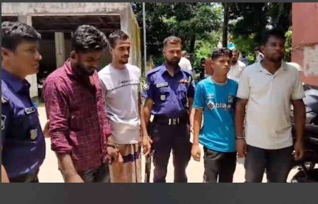 মুরাদনগরে ধর্ষণের ঘটনায় গ্রেফতার ৪ জনের ৭ দিনের রিমান্ড আবেদন
